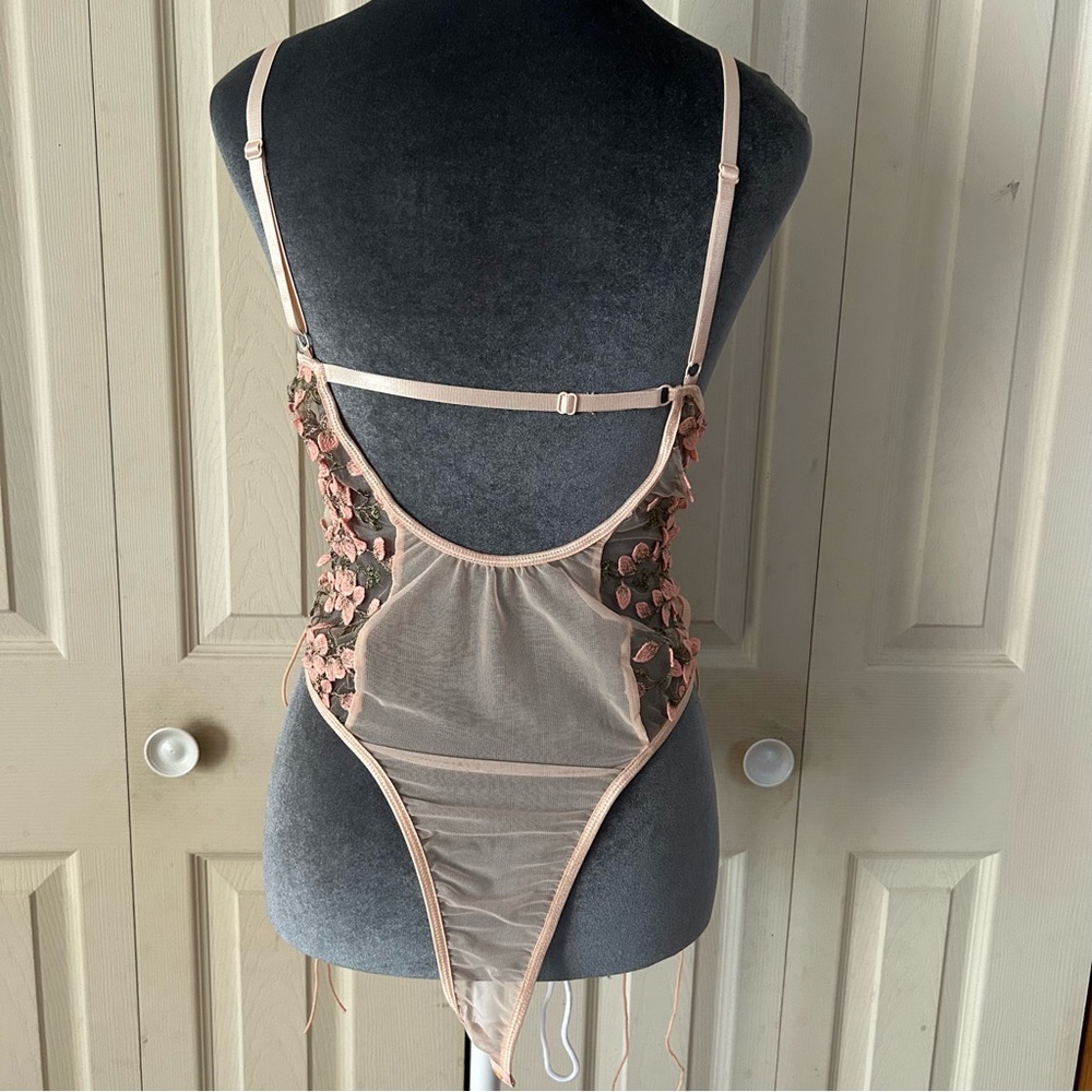 Floral Embroidered Bodysuit in Pink/cream - Picture 4 of 8